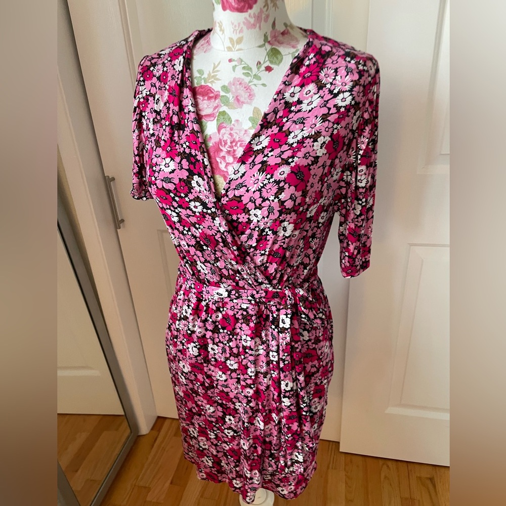 Wrap floral stretch dress fórmula joven